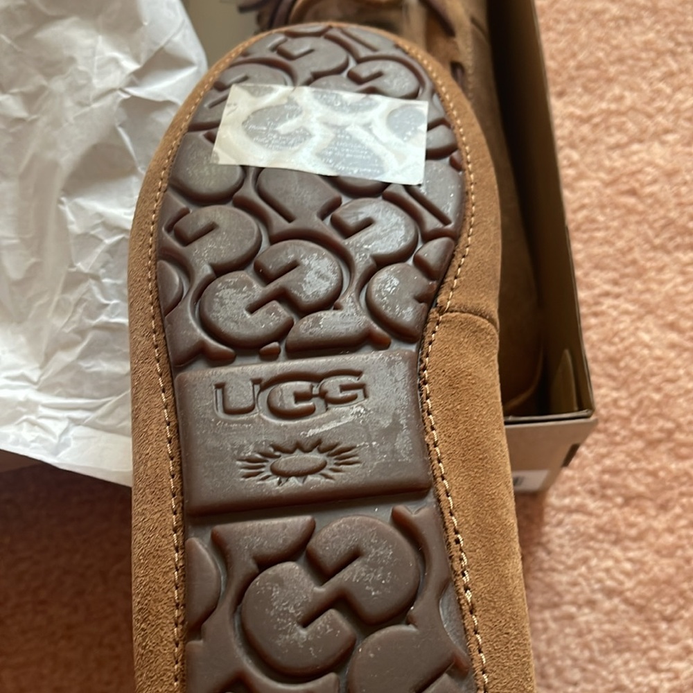 UGG women’s  Brown Suede Loafers - Picture 7 of 17